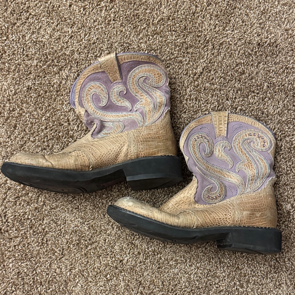 Ariat FatBaby Boots with Tan and Lavender Design